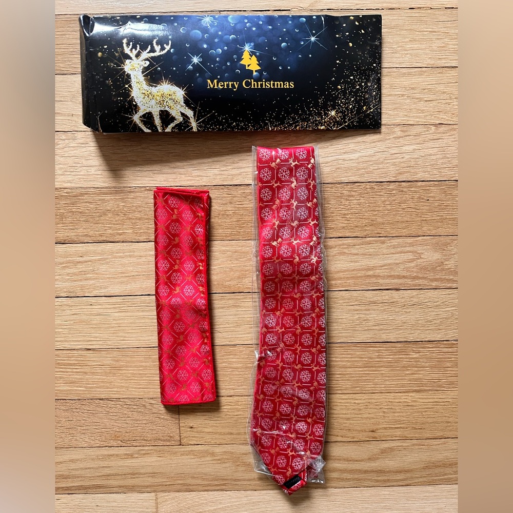 Deer & Snowflake red tie & pocket square